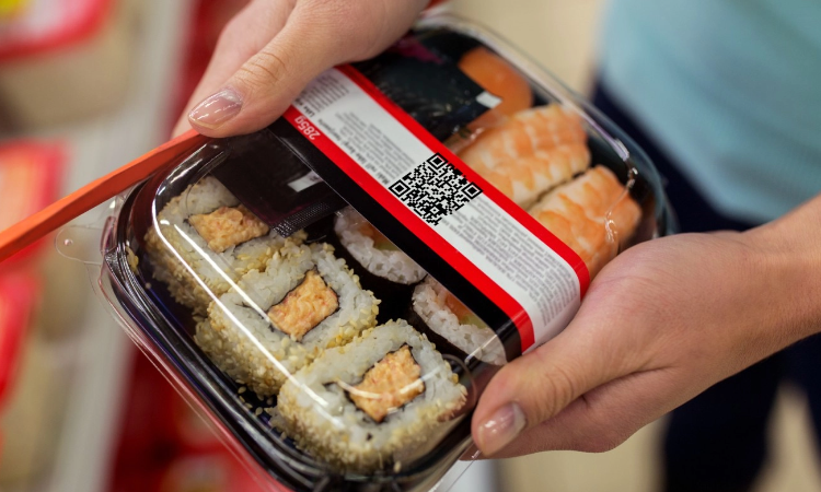 QR code on plastic food box showing food packaging ideas